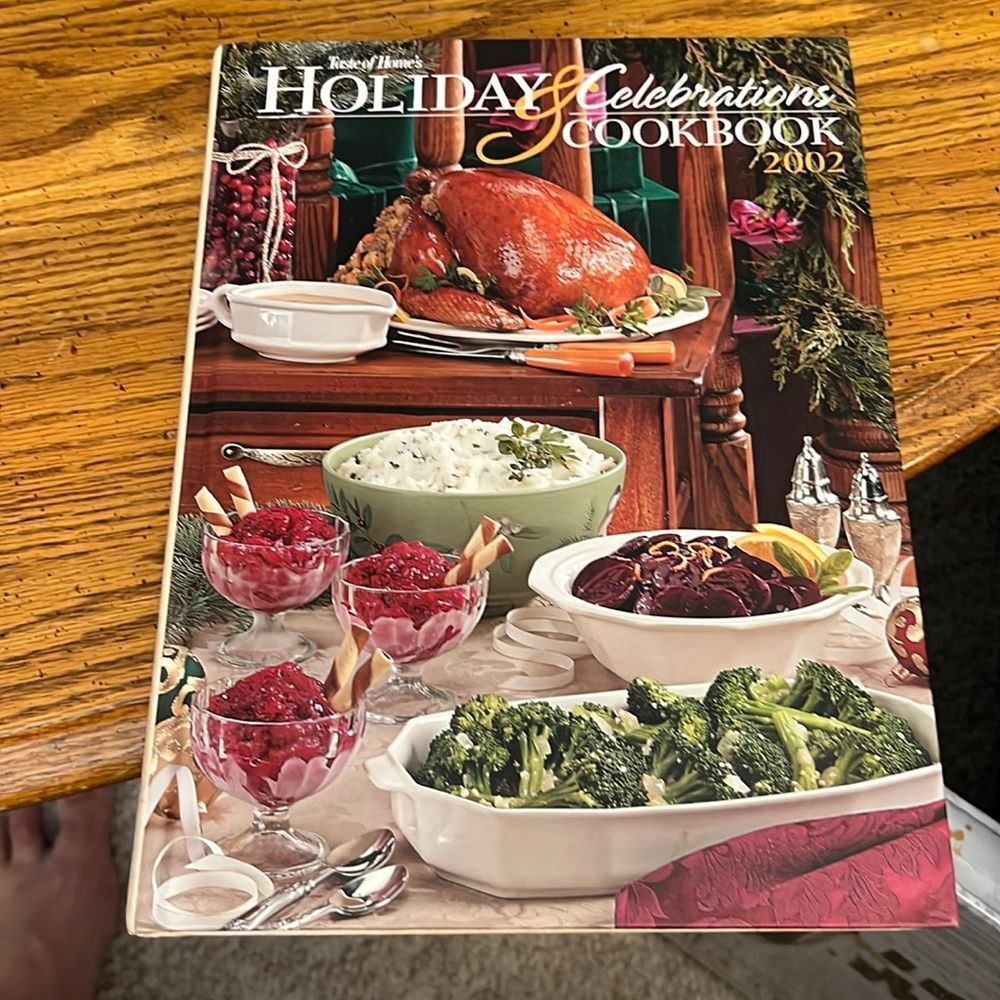 2002 Taste of Homes Holiday & Celebrations 256 page cookbook used